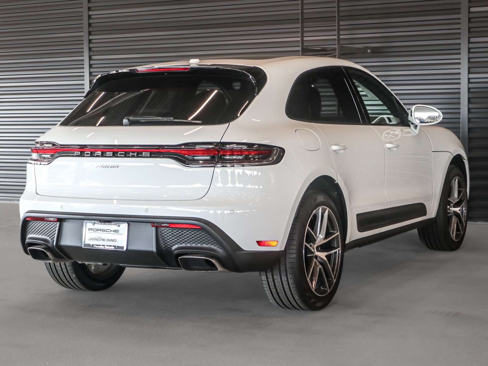 Used 2026 Porsche Macan AWD/4WD image 10