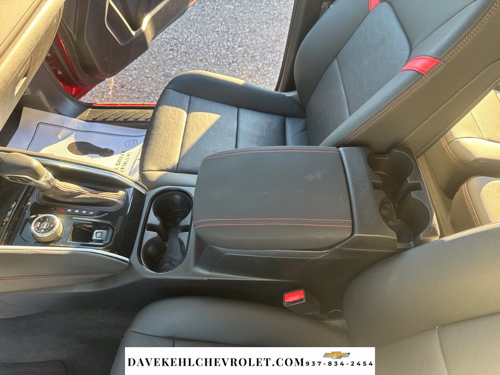 Used 2025 Chevrolet Colorado Z71 w/ Technology Package AWD/4WD image 17