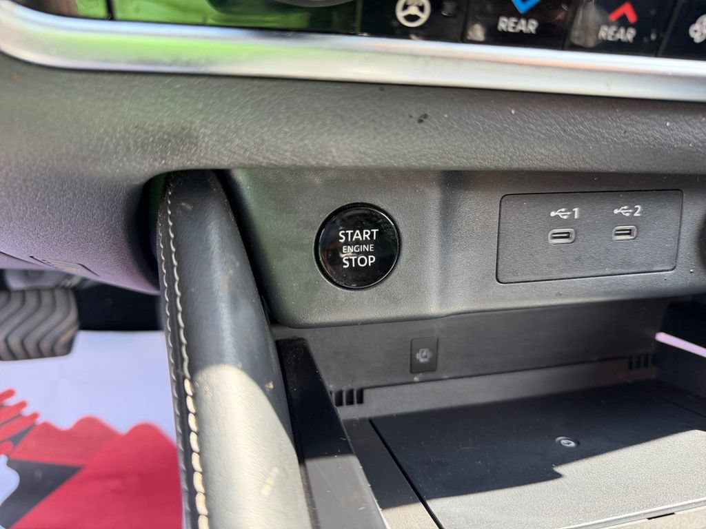 Used 2024 Nissan Rogue Platinum w/ Platinum Premium Package FWD image 29