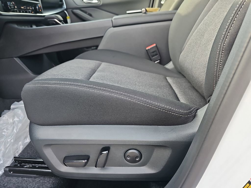 New 2026 Nissan Rogue SV FWD image 31