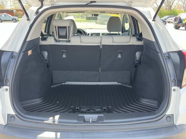 Used 2022 Honda HR-V EX image 11