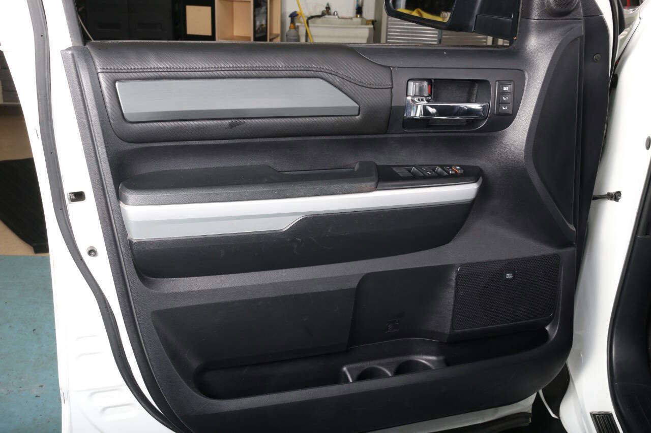 Used 2016 Toyota Tundra Platinum RWD image 28