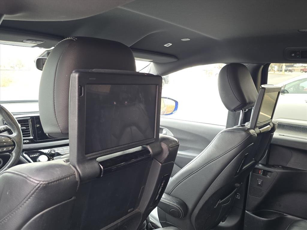 Used 2019 Chrysler Pacifica Touring-L Plus w/ Advanced Safetytec Group image 5