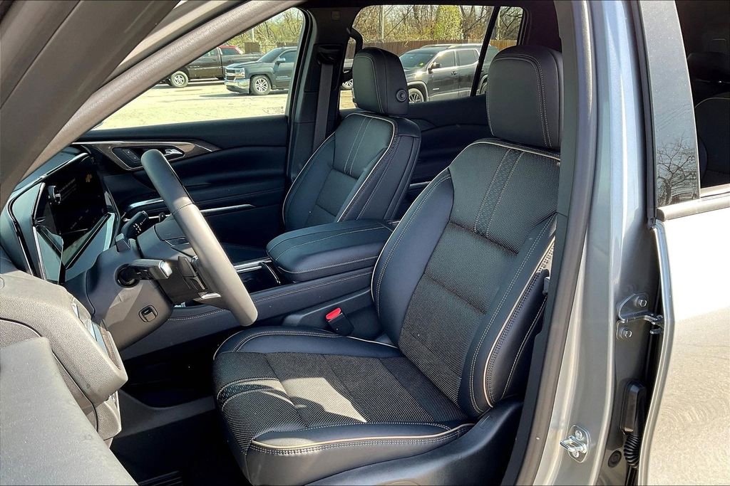 New 2026 Chevrolet Traverse High Country image 9