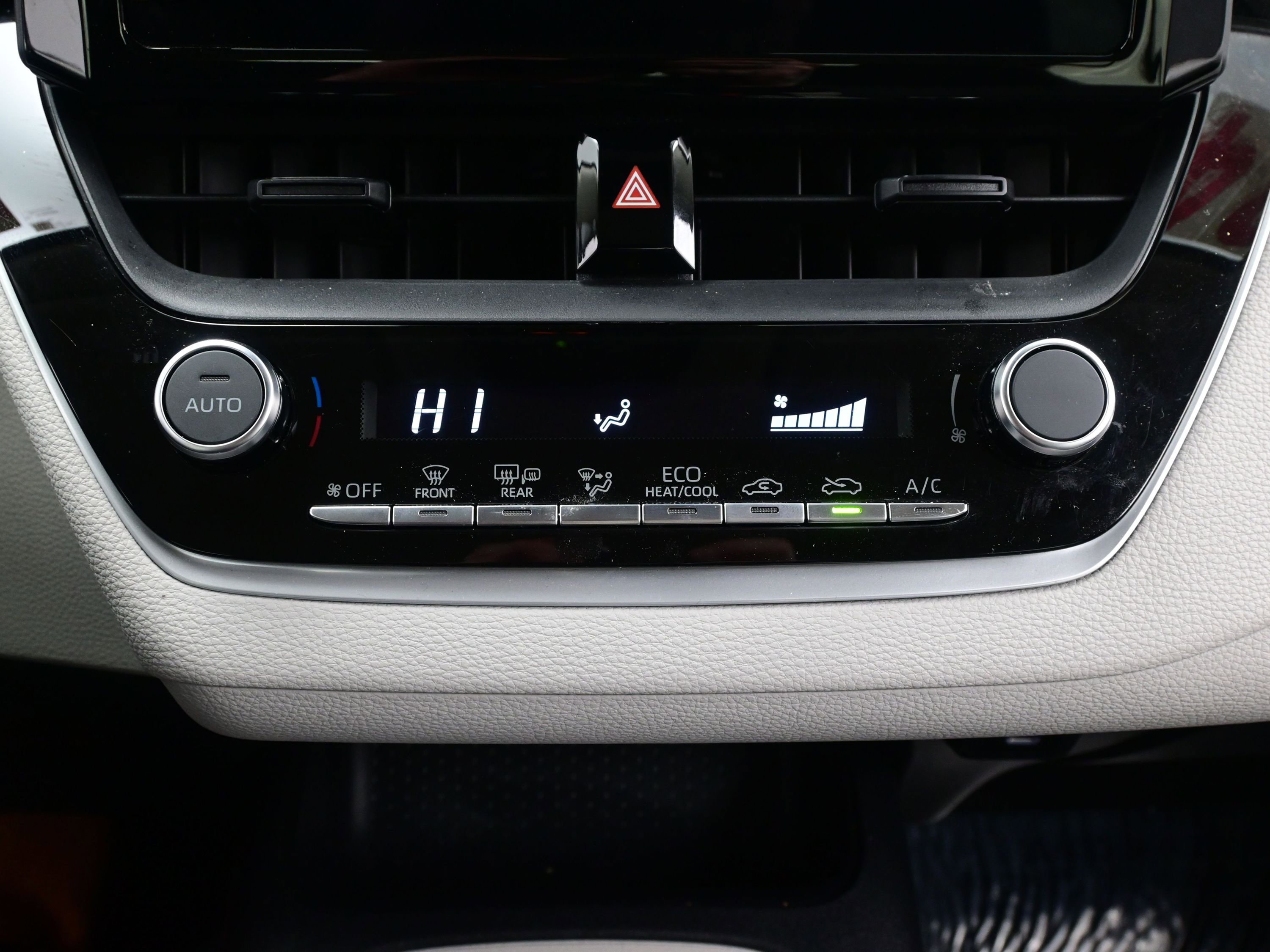 Used 2024 Toyota Corolla LE image 18