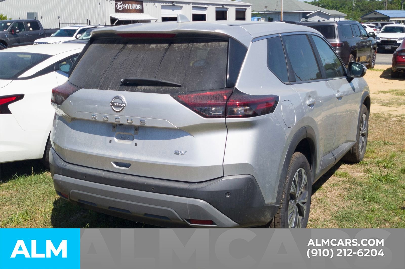 Used 2023 Nissan Rogue SV image 23