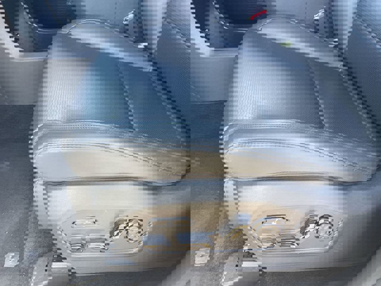 Certified 2025 Hyundai Santa Fe Calligraphy image 19