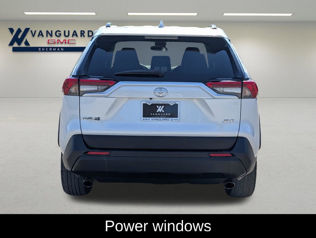 Used 2023 Toyota RAV4 XLE Premium FWD image 5
