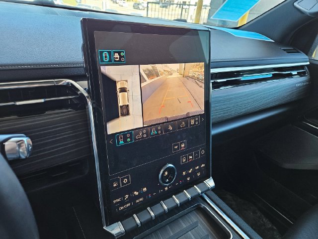 Used 2025 GMC Sierra EV Denali AWD/4WD image 11