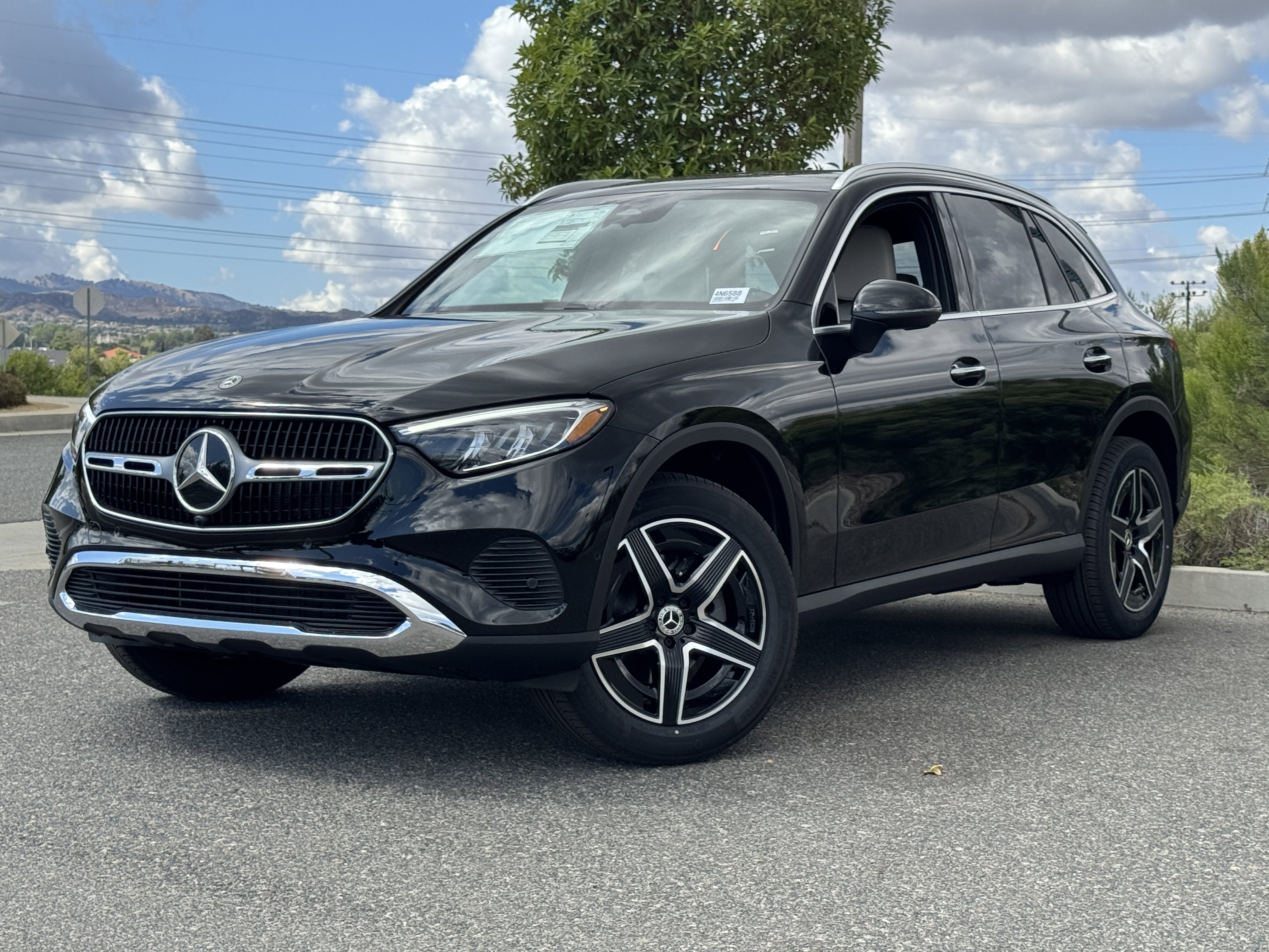 New 2026 Mercedes-Benz GLC 300 4MATIC image 2