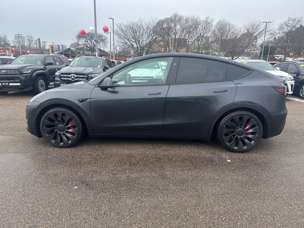 Used 2024 Tesla Model Y Performance image 4
