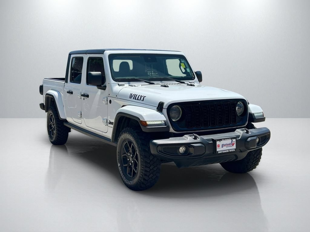 Used 2024 Jeep Gladiator Sport AWD/4WD image 3