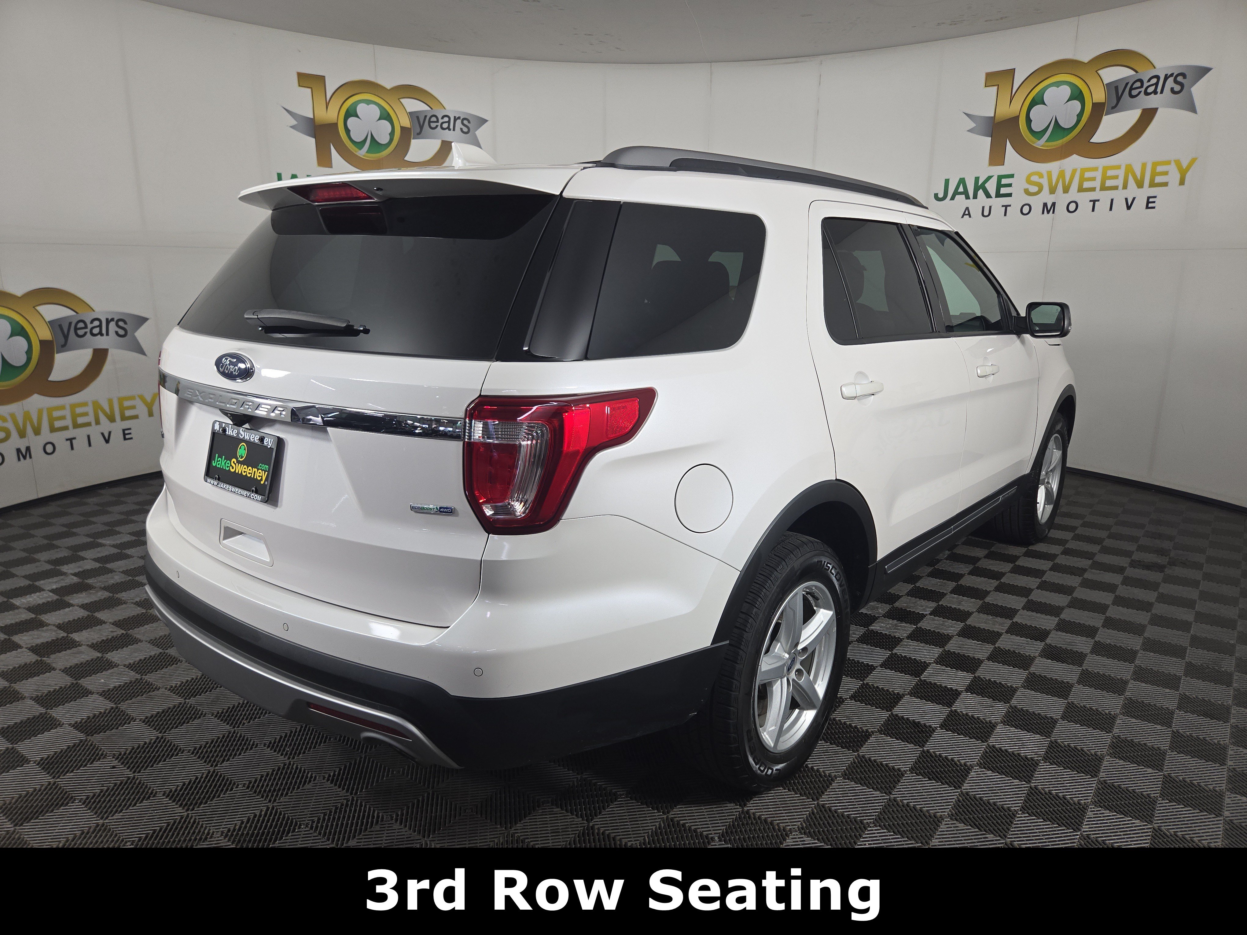 Used 2017 Ford Explorer XLT w/ Equipment Group 202A AWD/4WD image 9