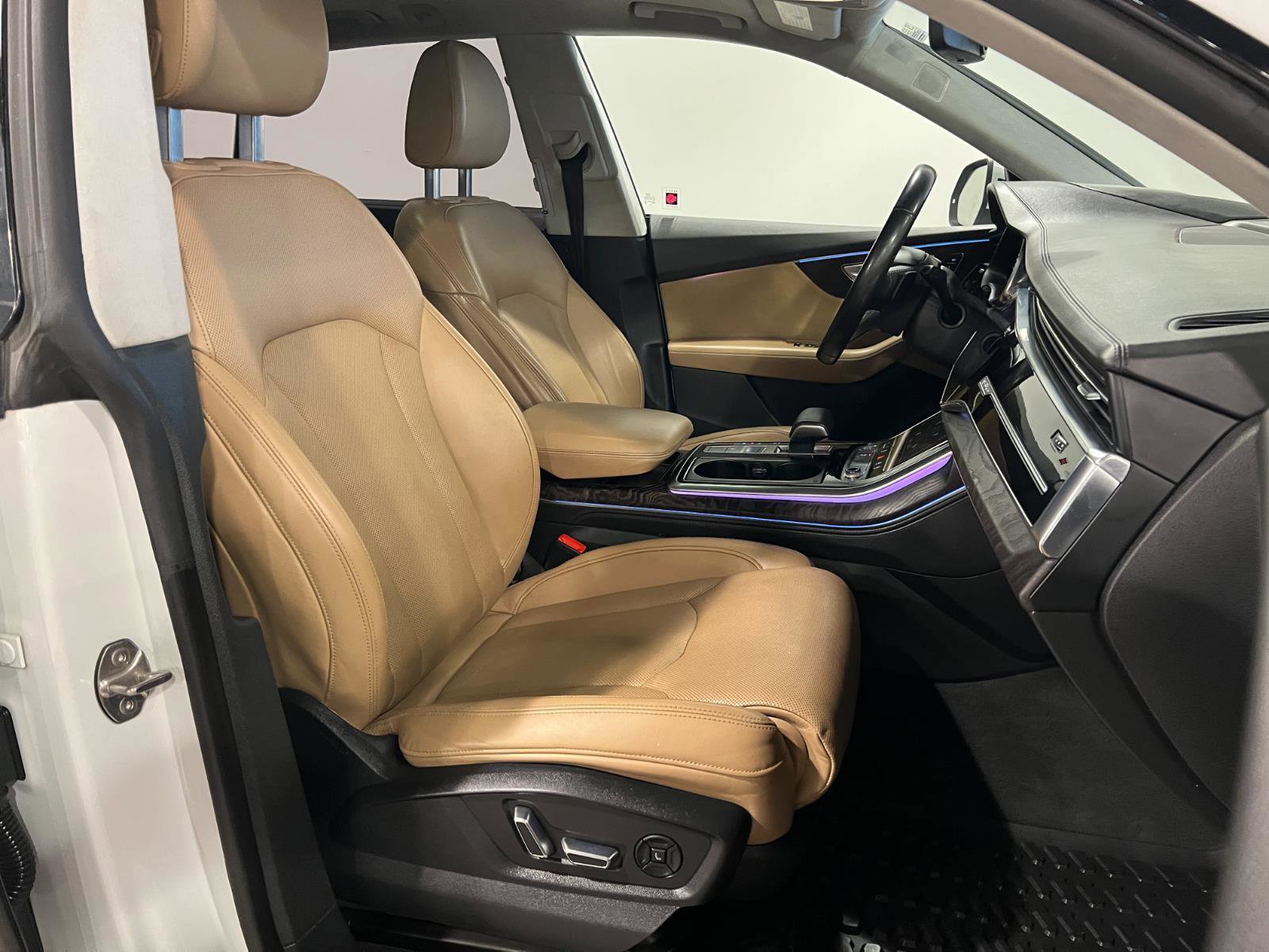 Used 2019 Audi Q8 Prestige image 40