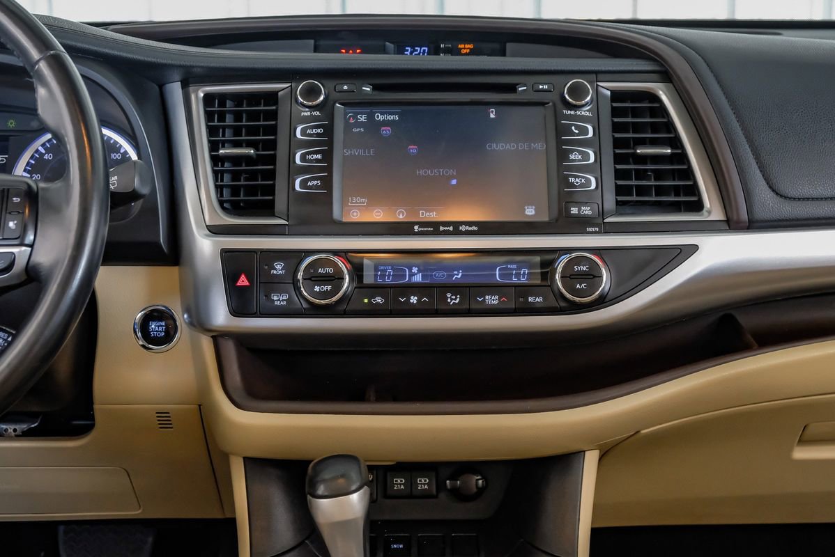 Used 2018 Toyota Highlander XLE FWD image 25