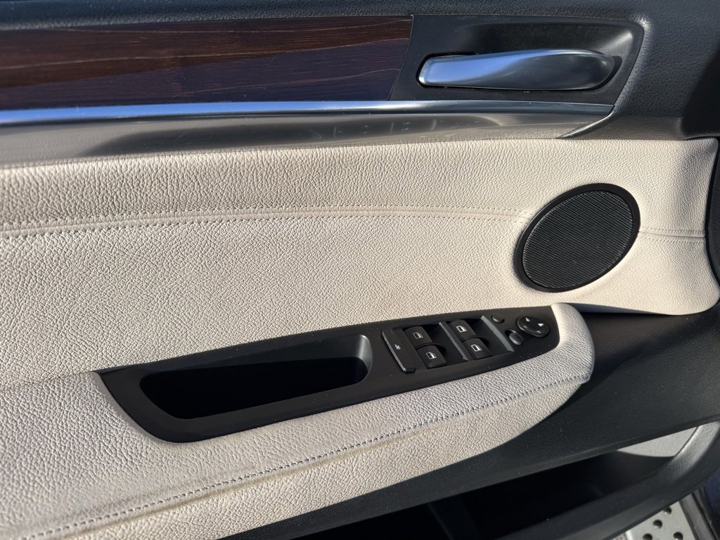 Used 2011 BMW X5 xDrive35i image 14