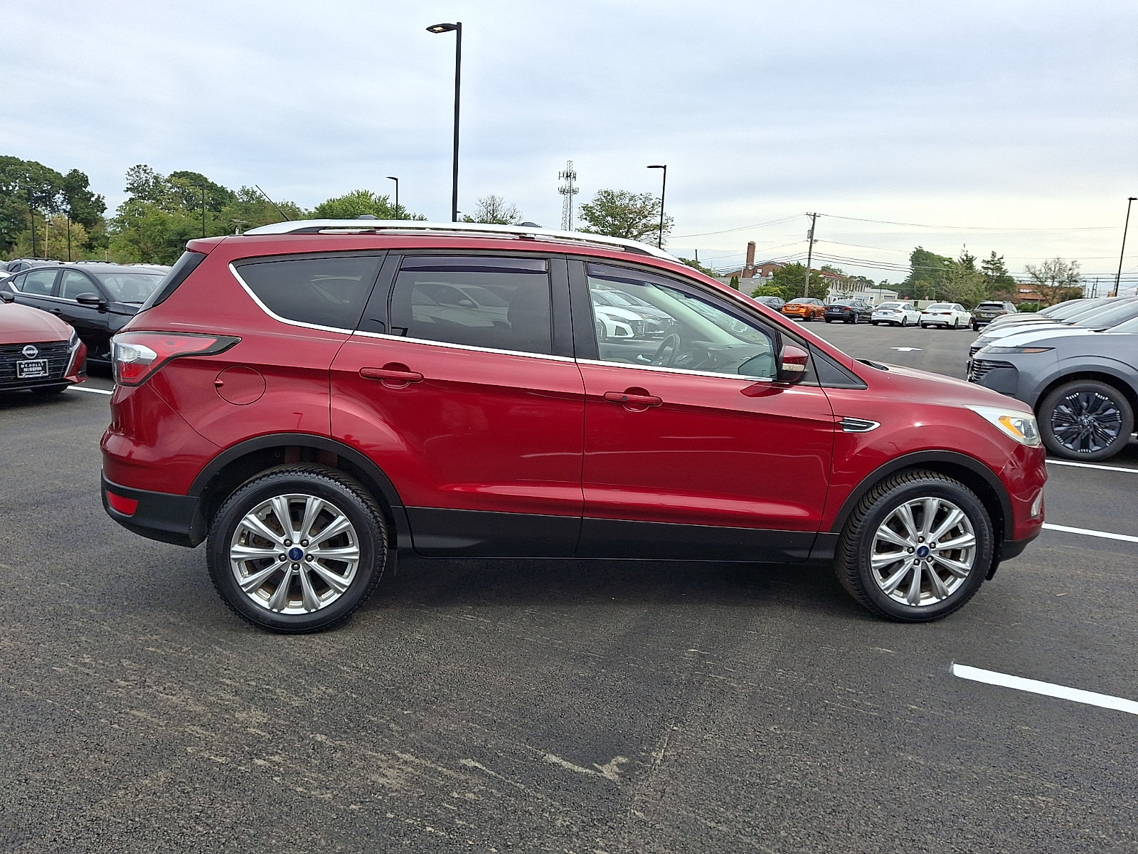 Used 2017 Ford Escape Titanium AWD/4WD image 8