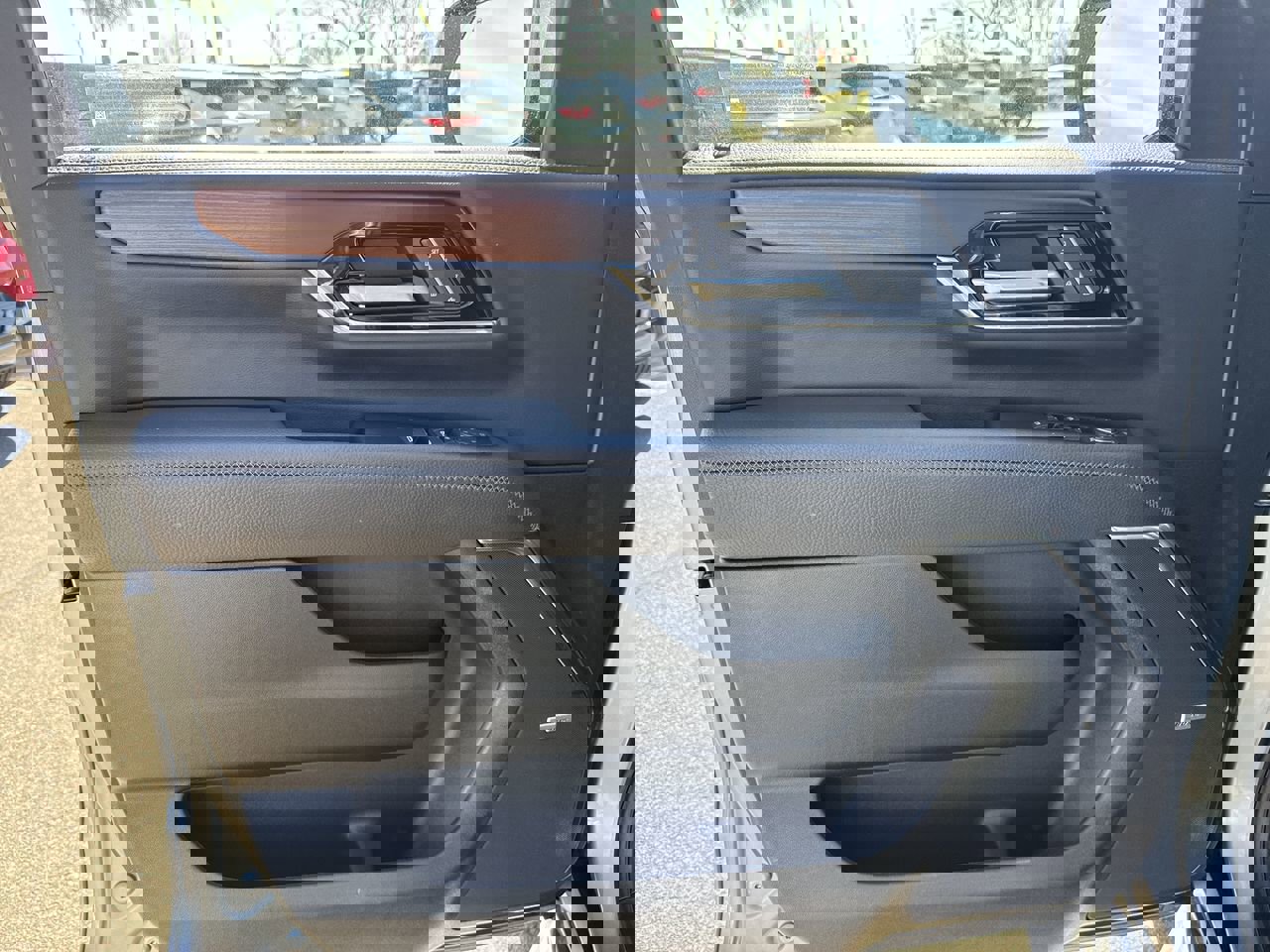 Used 2025 GMC Yukon XL Denali image 20