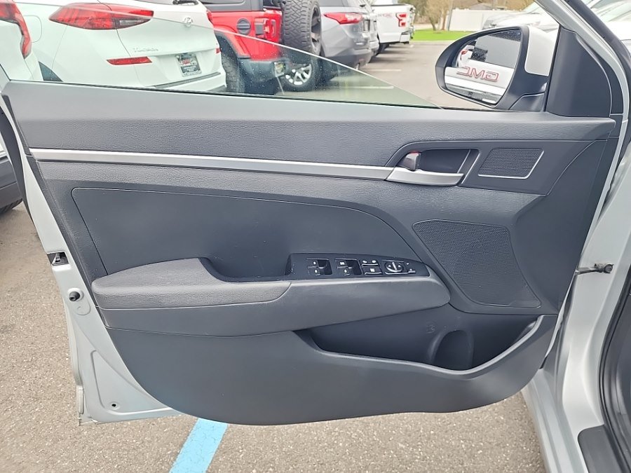 Used 2019 Hyundai Elantra SE w/ Cargo Package FWD image 29
