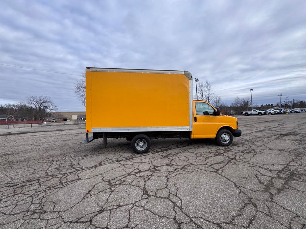 Used 2016 Chevrolet Express 3500 RWD image 6