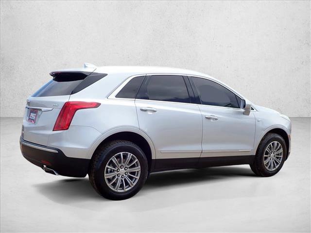 Used 2017 Cadillac XT5 Luxury w/ Driver Awareness Package FWD image 4