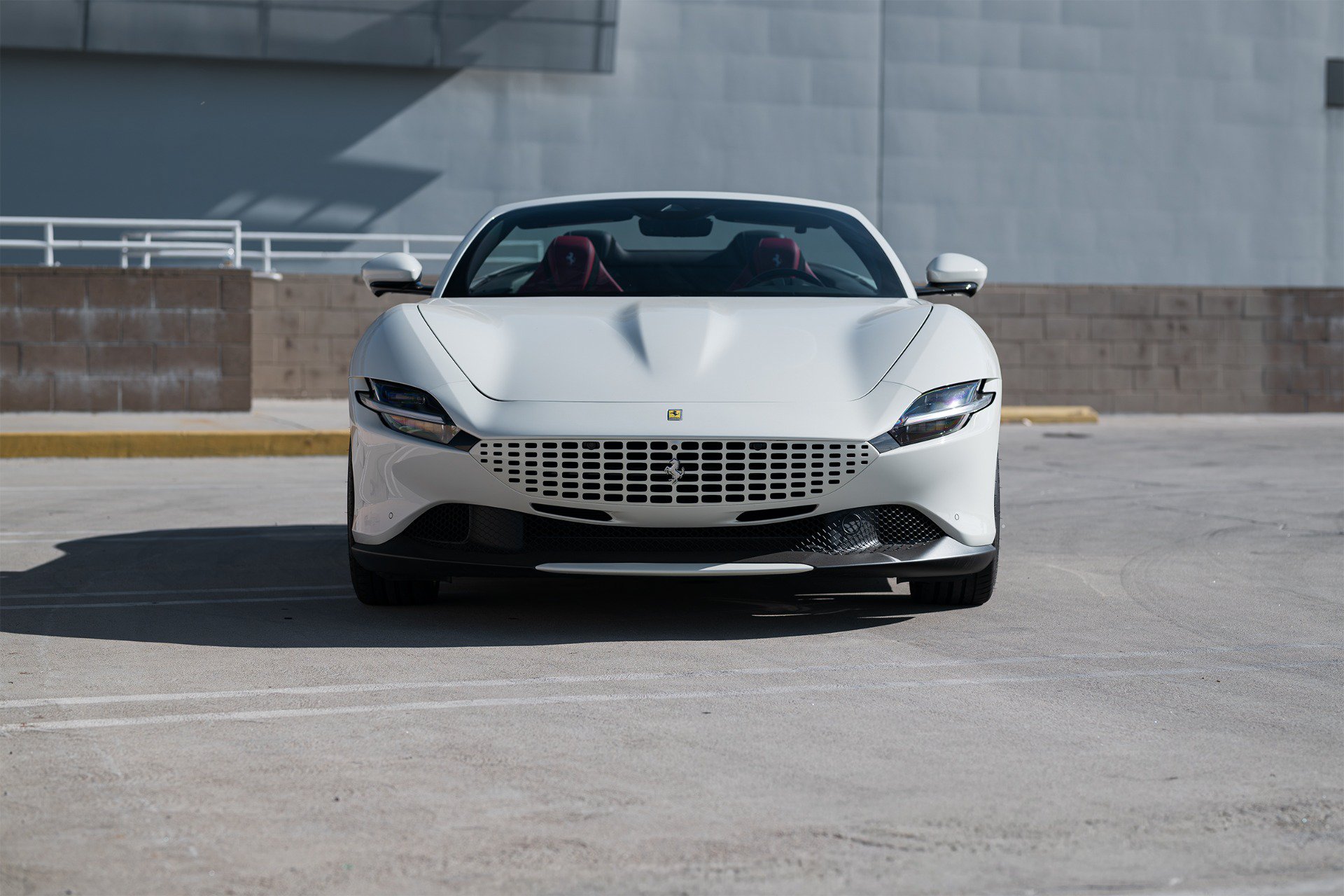 Used 2025 Ferrari Roma Spider RWD image 9