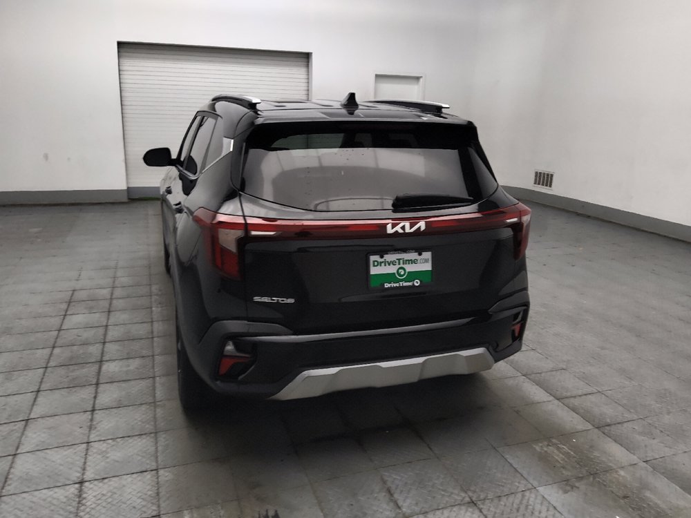 Used 2024 Kia Seltos EX FWD image 6