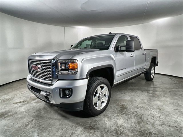 Used 2015 GMC Sierra 2500 Denali w/ Duramax Plus Package image 4
