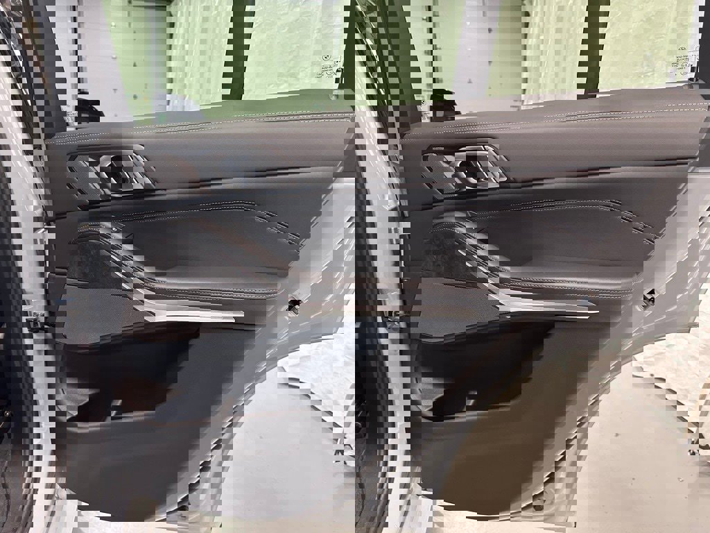 Used 2026 BMW X5 xDrive50e image 49