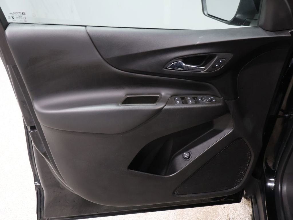 Used 2023 Chevrolet Equinox LT w/ Driver Convenience Package image 12