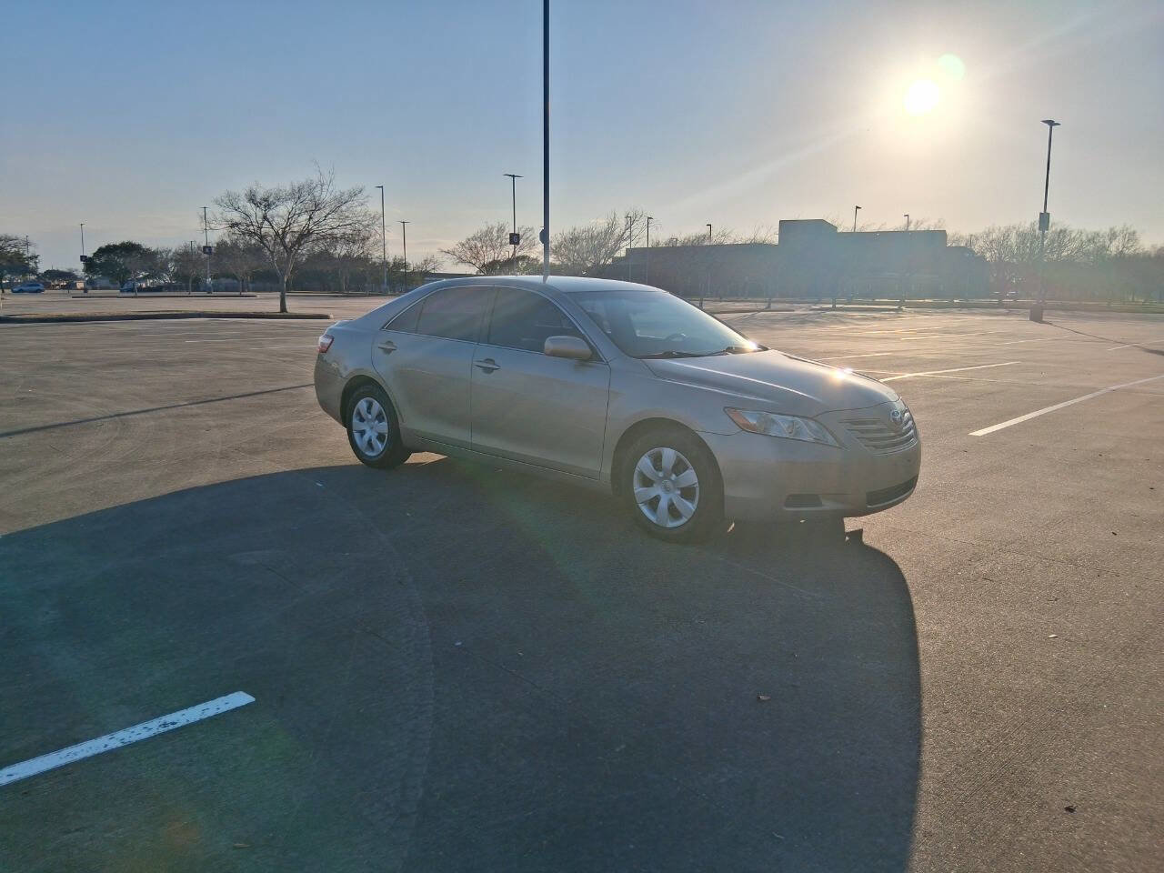 Used 2009 Toyota Camry LE FWD image 8