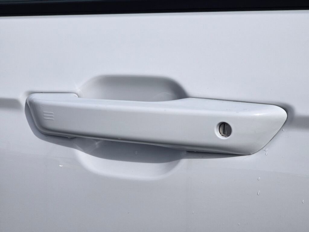 Used 2023 Jeep Grand Cherokee Altitude image 12