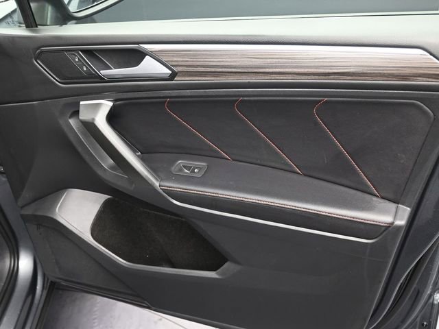 Used 2024 Volkswagen Tiguan Wolfsburg Edition image 24