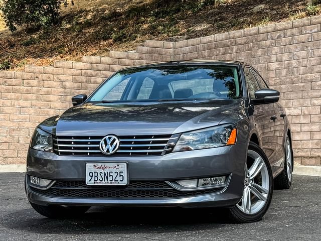Used 2015 Volkswagen Passat 1.8T SEL Premium FWD image 3