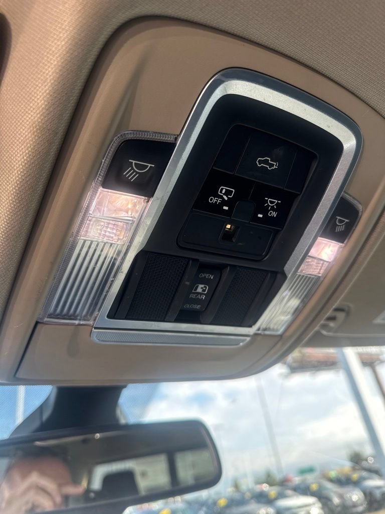 Used 2019 RAM 1500 Laramie AWD/4WD image 22