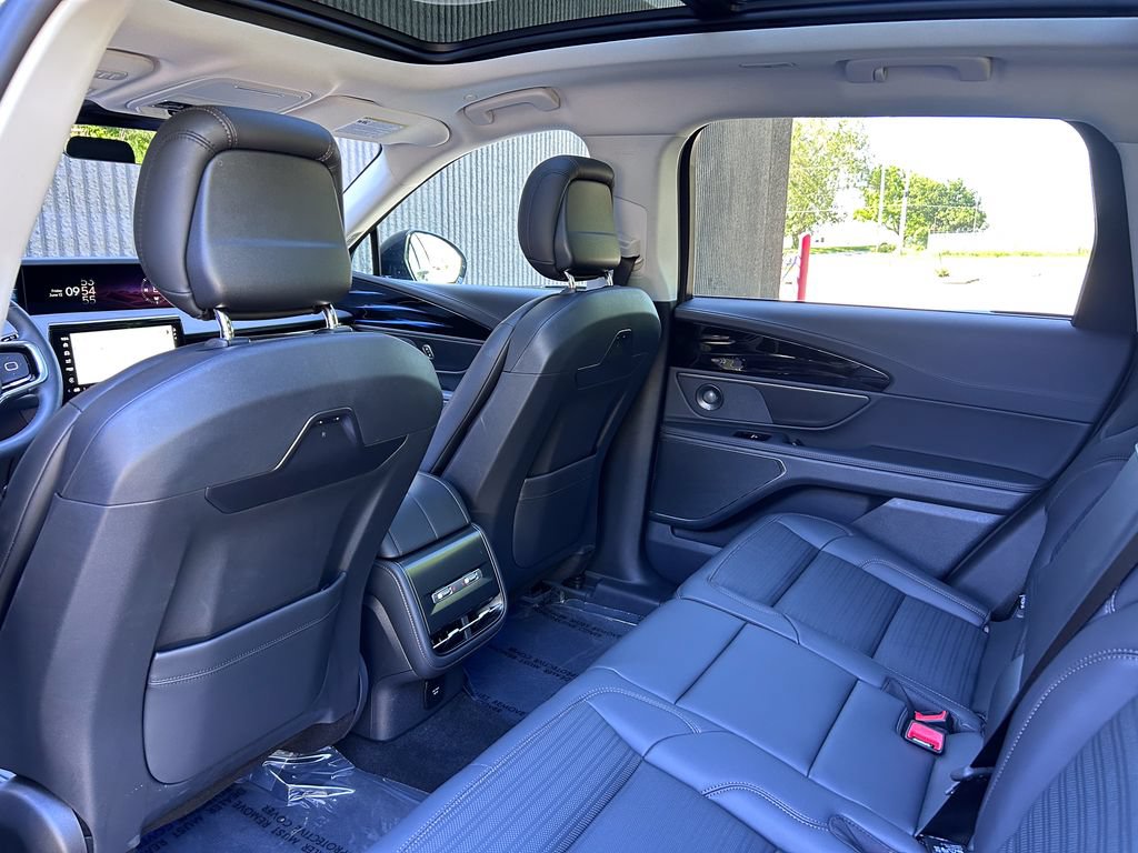 Used 2026 Lincoln Nautilus Reserve w/ Jet Appearance Package AWD/4WD image 12