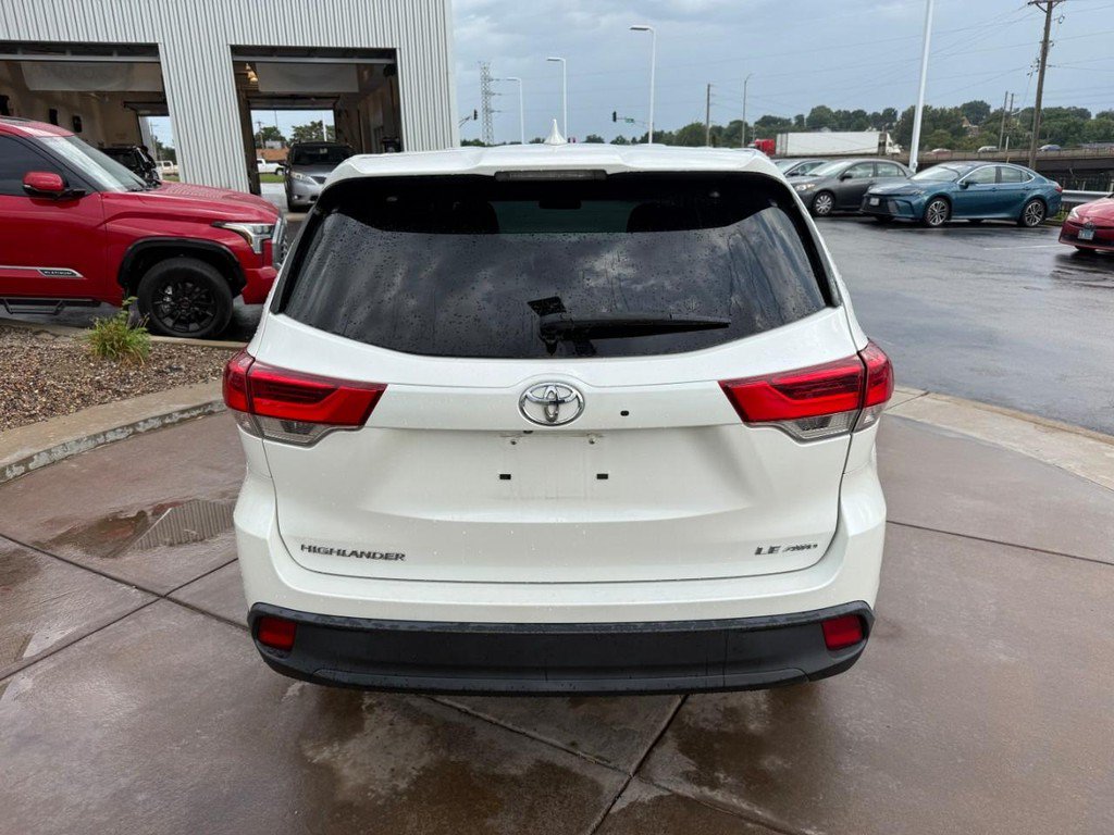 Certified 2019 Toyota Highlander Plus AWD/4WD image 9