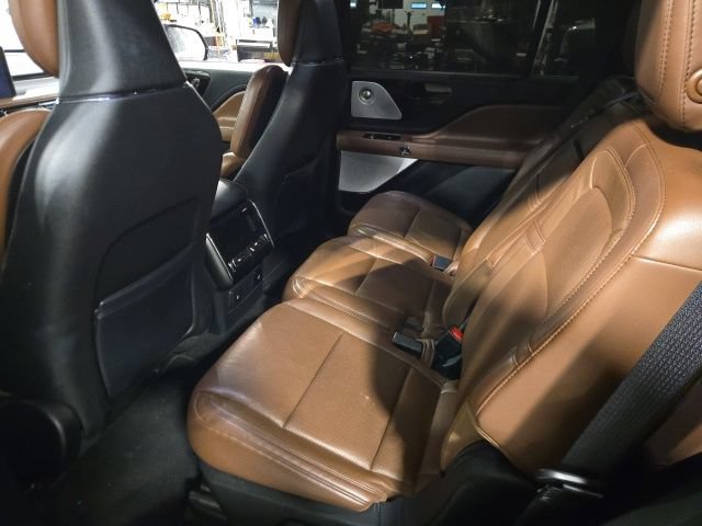 Used 2020 Lincoln Aviator Reserve w/ Equipment Group 202A AWD/4WD image 12