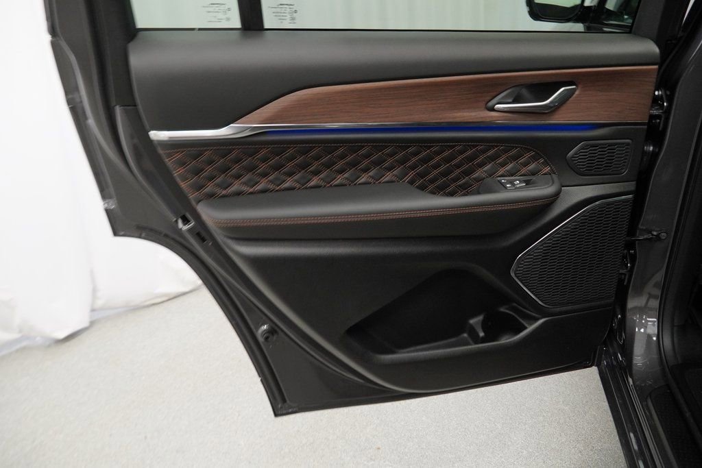 New 2025 Jeep Grand Cherokee L Summit w/ Obsidian Package image 33