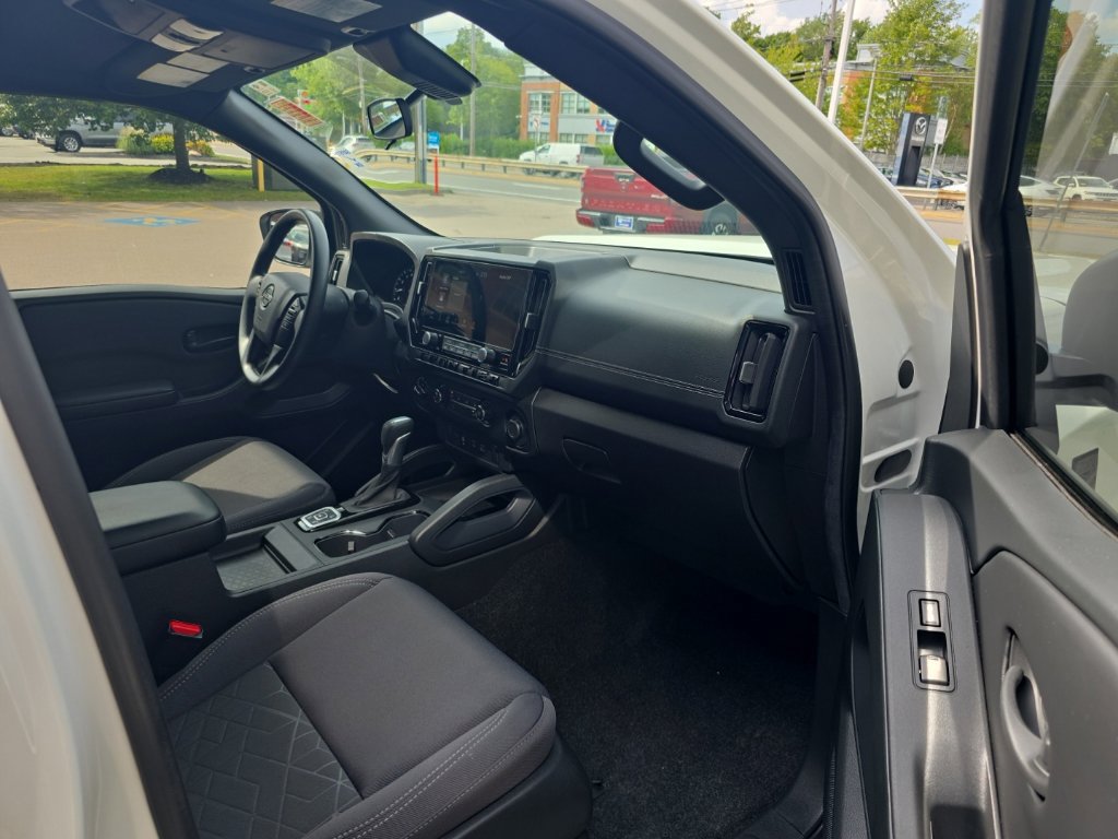 Used 2026 Nissan Frontier SV w/ Tow Package AWD/4WD image 14