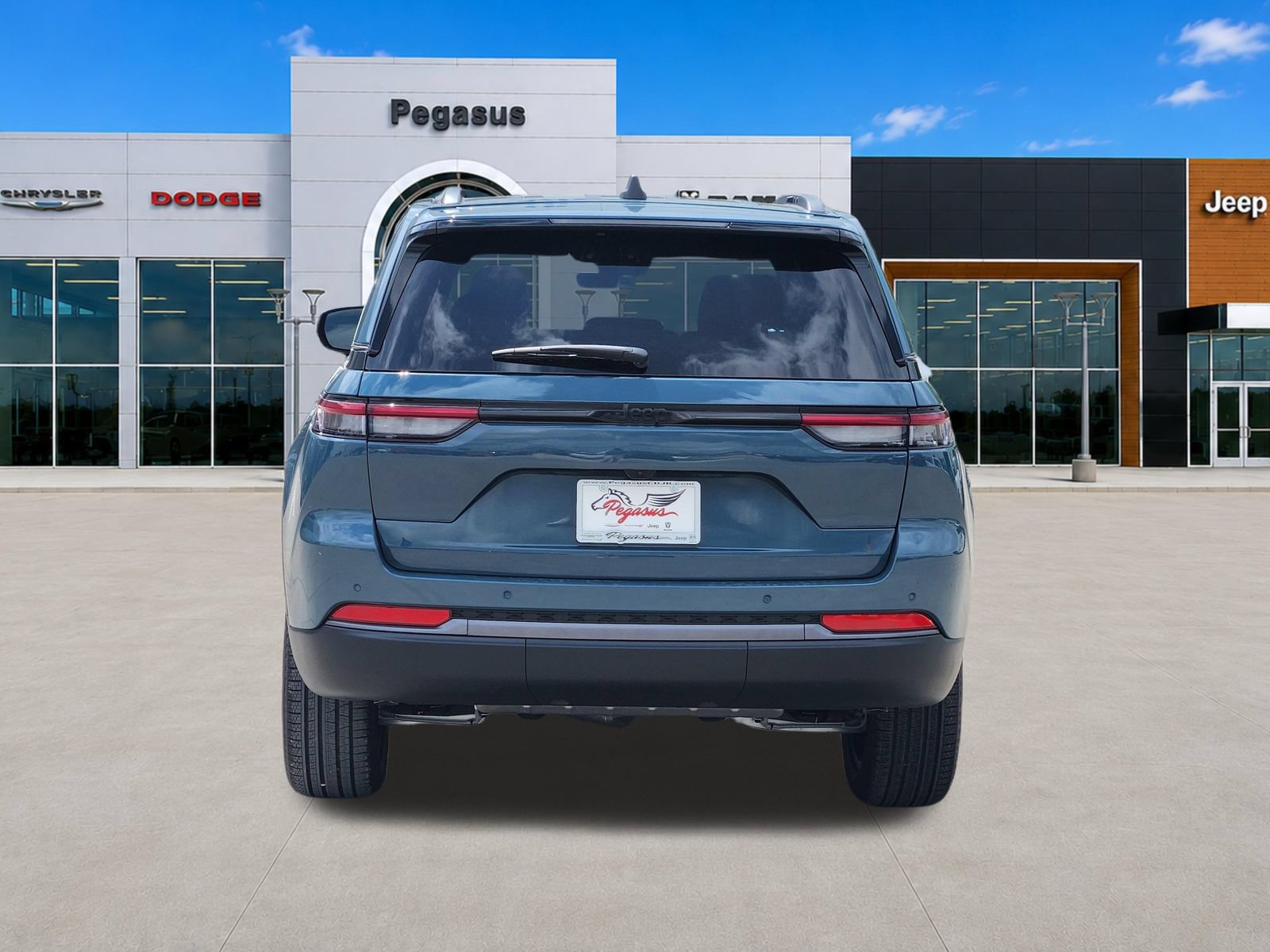 New 2026 Jeep Grand Cherokee Limited w/ Limited Altitude Package RWD image 8