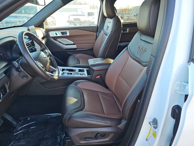Used 2024 Ford Explorer King Ranch w/ Technology Package image 14