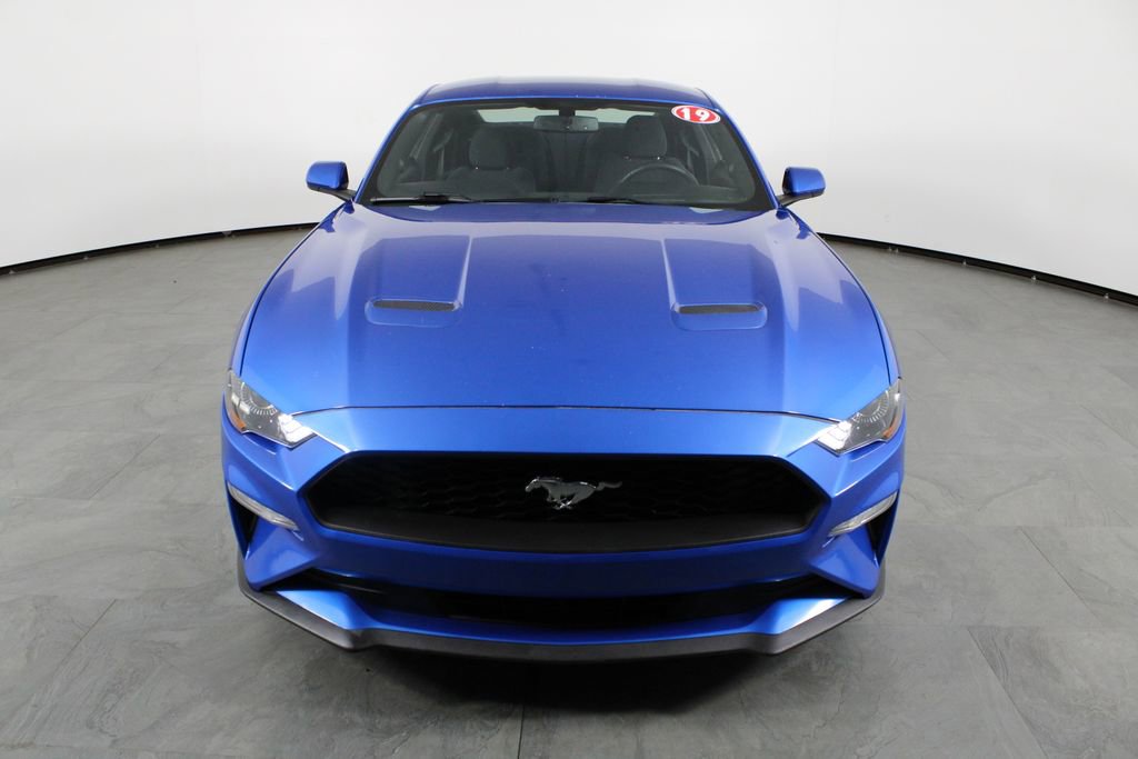 Used 2019 Ford Mustang Coupe RWD image 13