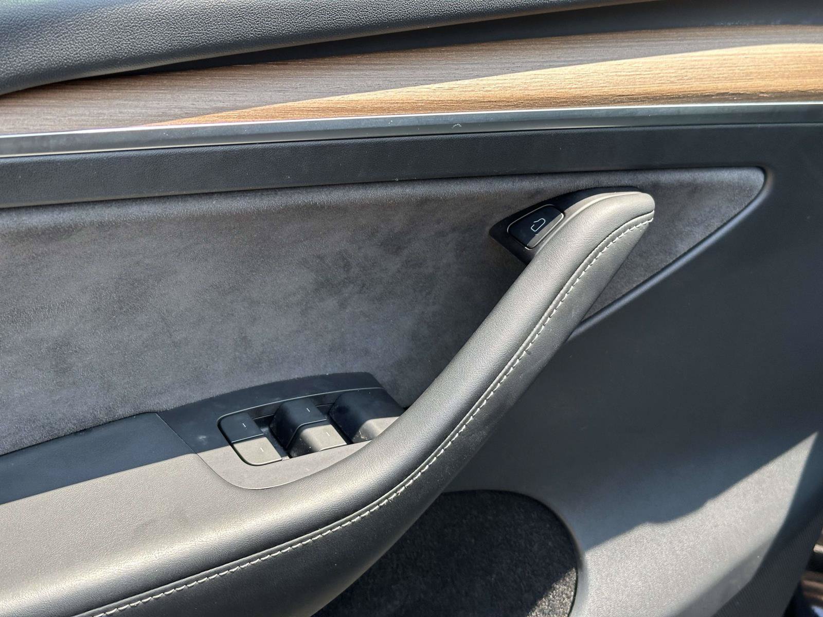 Used 2024 Tesla Model Y Long Range AWD/4WD image 14