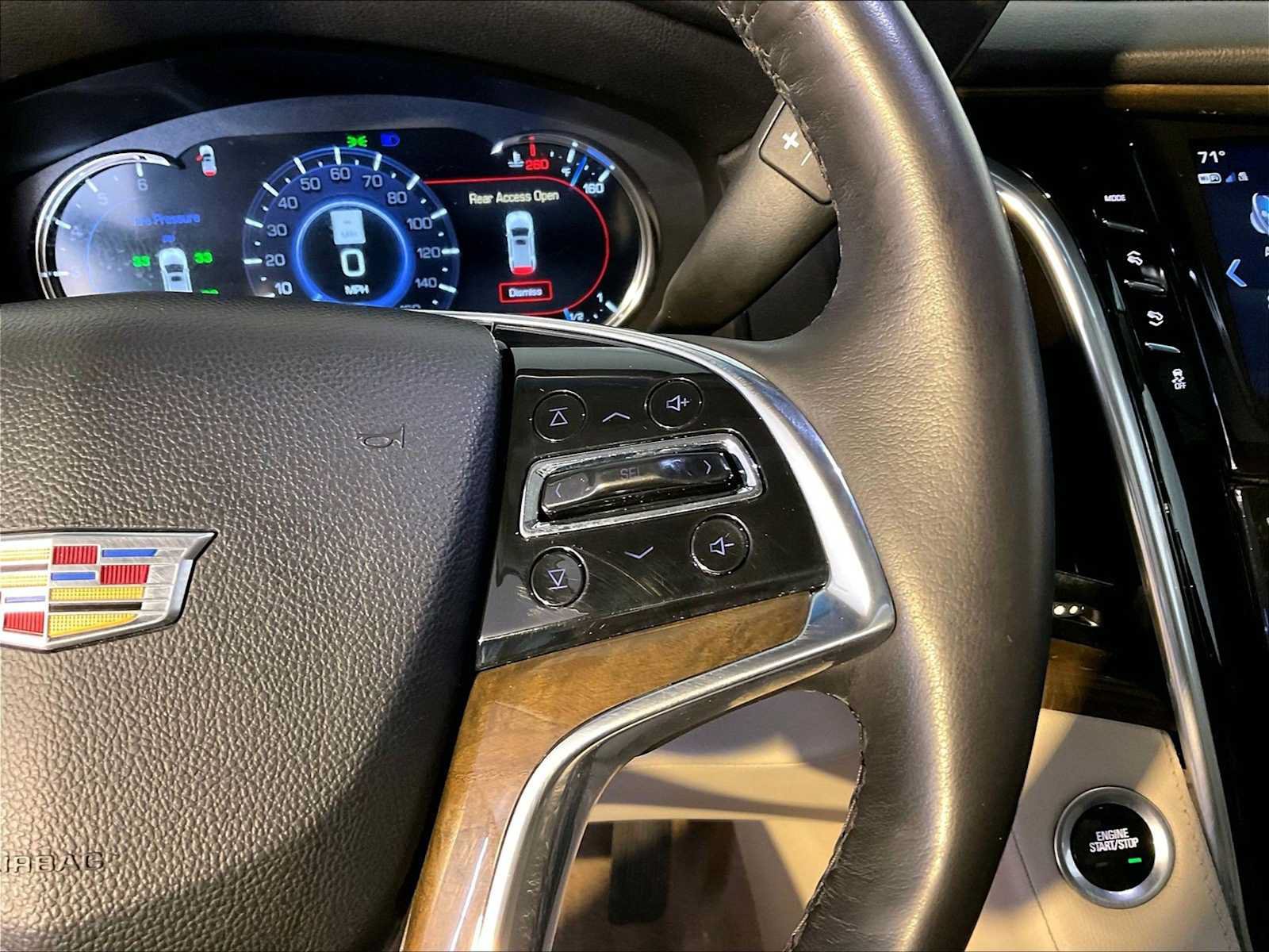 Used 2019 Cadillac Escalade ESV Premium Luxury w/ LPO, Radiant Package AWD/4WD image 28