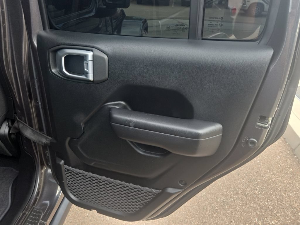 Used 2020 Jeep Wrangler Unlimited Rubicon w/ Steel Bumper Group AWD/4WD image 10