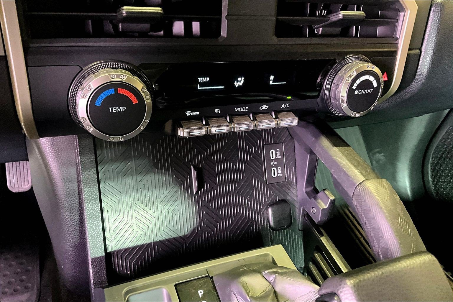 Used 2024 Toyota Tacoma SR5 AWD/4WD image 17