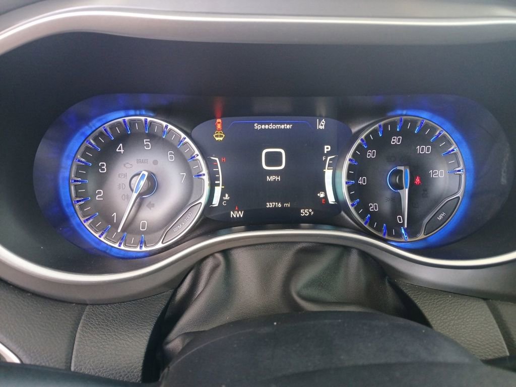 Used 2025 Chrysler Pacifica Select FWD image 14