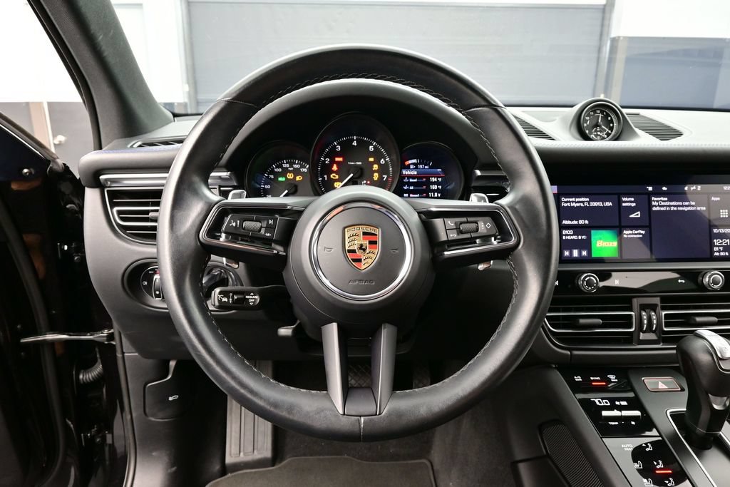 Certified 2023 Porsche Macan AWD/4WD image 8