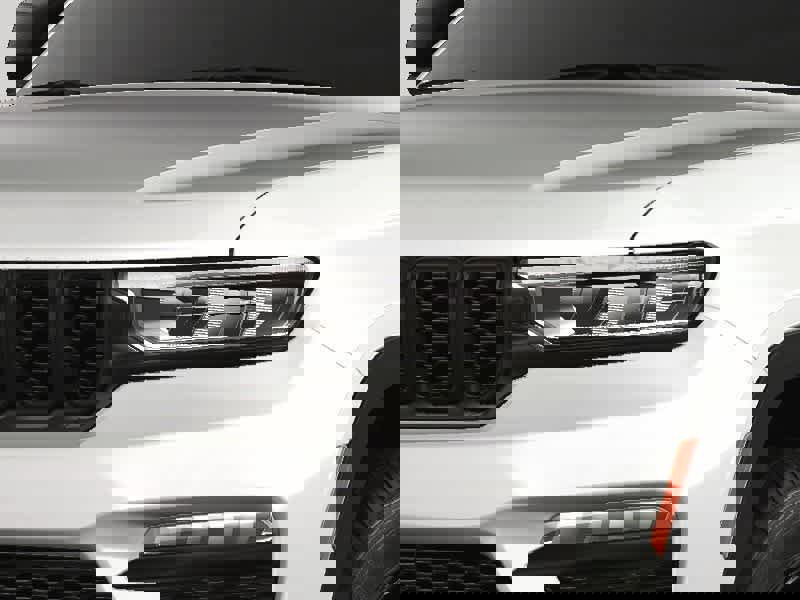 New 2025 Jeep Grand Cherokee Limited w/ Black Appearance Package image 12